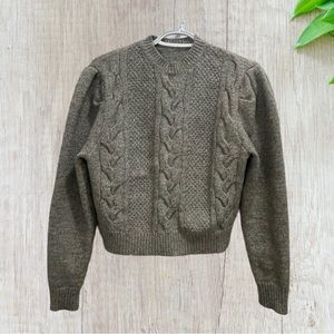 Cable knitted cropped sweater grey